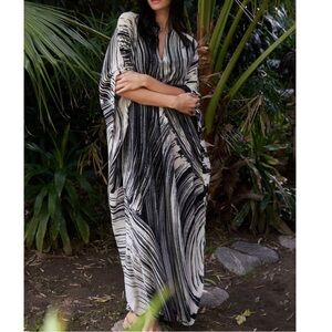 Ocean and Main Los Angeles "Monsoon" Silk Kaftan - M/L